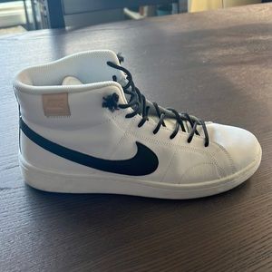 Black Nike Court Royal 2